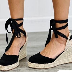BAMBOO Black Lace-Up Espadrille Wedges ac